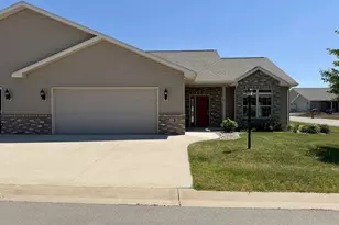 1362 Candlelight Ln, Fond du Lac, WI 54935 - Photo 2