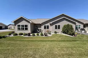 1362 Candlelight Ln, Fond du Lac, WI 54935 - Photo 8