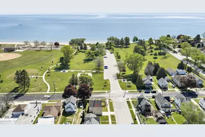 1954 S 9th Street, Manitowoc, WI 54220 - Photo 32
