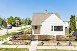 1954 S 9th St, Manitowoc, WI 54220 - Photo 26
