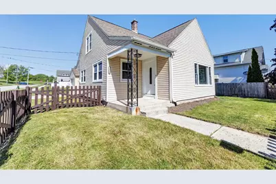 1954 S 9th Street, Manitowoc, WI 54220 - Photo 1