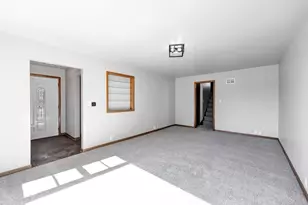 1954 S 9th St, Manitowoc, WI 54220 - Photo 6