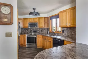 9512 Laura Ln, Winneconne, WI 54986 - Photo 16