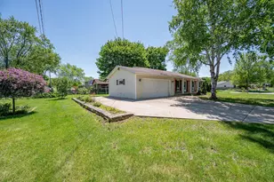 2657 Pioneer Dr, Green Bay, WI 54313 - Photo 44