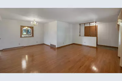 2657 Pioneer Drive, Green Bay, WI 54313 - Photo 2