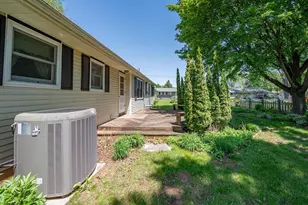 2657 Pioneer Dr, Green Bay, WI 54313 - Photo 20