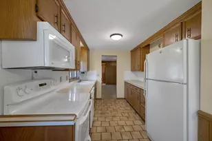 2657 Pioneer Dr, Green Bay, WI 54313 - Photo 32