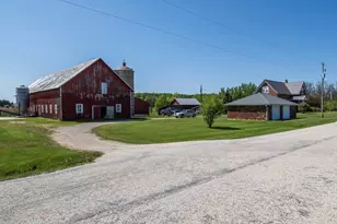 3553 County Line Rd, Luxemburg, WI 54217 - Photo 2