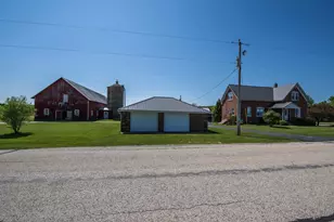 3553 County Line Rd, Luxemburg, WI 54217 - Photo 6