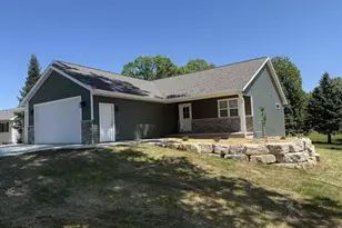 940 S Prospect St, Shawano, WI 54166 - Photo 2