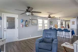 2432 Hickory Ln, Oshkosh, WI 54901 - Photo 8