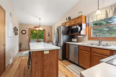 4537 Oaktree Court, Manitowoc, WI 54220 - Photo 4