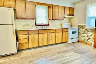 1020 S Smalley St, Shawano, WI 54166 - Photo 6