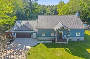 W3390 Roberts Ridge Rd, Marinette, WI 54157 - Photo 2