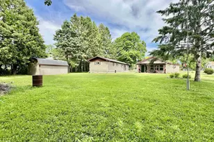 4631 Melody Ln, Oshkosh, WI 54904 - Photo 8