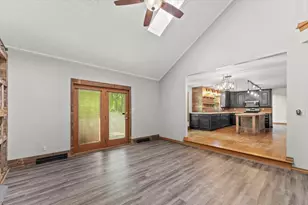 2752 Woodland Hills Ct, Green Bay, WI 54311 - Photo 10