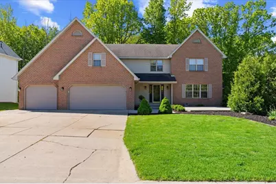 2752 Woodland Hills Court, Green Bay, WI 54311 - Photo 2