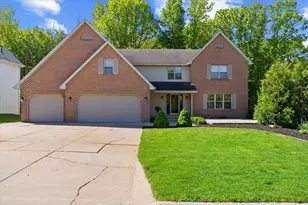 2752 Woodland Hills Ct, Green Bay, WI 54311 - Photo 2