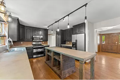 2752 Woodland Hills Court, Green Bay, WI 54311 - Photo 6