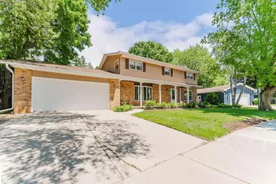 1040 Maricopa Drive, Oshkosh, WI 54904 - Photo 2