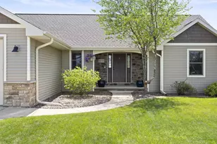 W7133 Englewood Dr, Greenville, WI 54942 - Photo 2