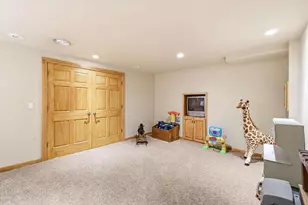 3296 Pioneer Dr, Green Bay, WI 54313 - Photo 40