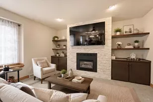 3296 Pioneer Dr, Green Bay, WI 54313 - Photo 20
