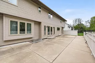 3296 Pioneer Dr, Green Bay, WI 54313 - Photo 4