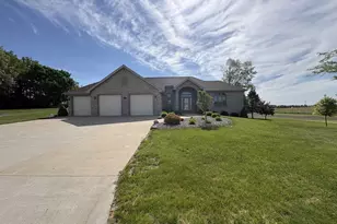 115 Sunrise Ct, Bonduel, WI 54107 - Photo 2