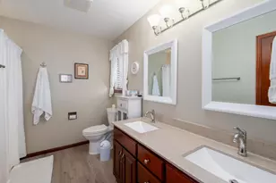 485 W Packer Ave, Oshkosh, WI 54901 - Photo 16