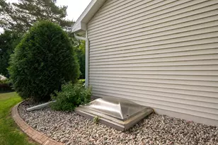 485 W Packer Ave, Oshkosh, WI 54901 - Photo 28