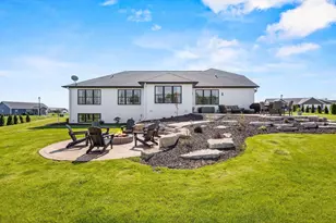 5752 N Sequoia Dr, Appleton, WI 54913 - Photo 2