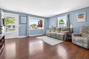 443 Woodlawn Ct, Combined Locks, WI 54113 - Photo 4