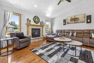 1795 Gateway Meadows Ln, Neenah, WI 54956 - Photo 6