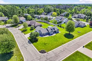 1795 Gateway Meadows Ln, Neenah, WI 54956 - Photo 52