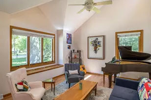 1752 Hunters Glen Dr, Oshkosh, WI 54904 - Photo 4