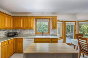 1752 Hunters Glen Dr, Oshkosh, WI 54904 - Photo 10