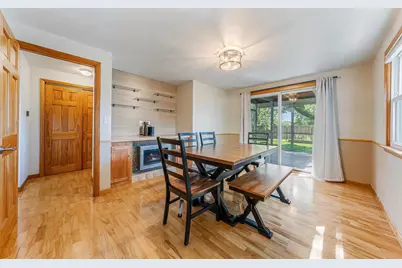 1932 Maplecrest Drive, Appleton, WI 54915 - Photo 10