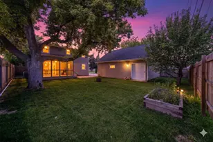 1932 Maplecrest Dr, Appleton, WI 54915 - Photo 2