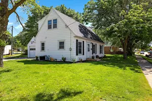 1120 N Badger Ave, Appleton, WI 54914 - Photo 4