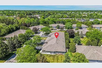 11014 Mequon Square Drive, Mequon, WI 53092 - Photo 44