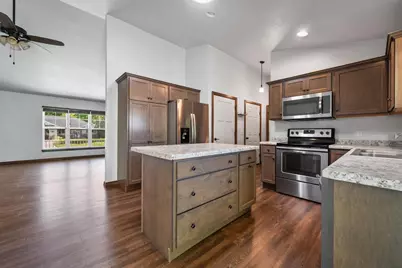 1306 Hannah Street, Green Bay, WI 54303 - Photo 6