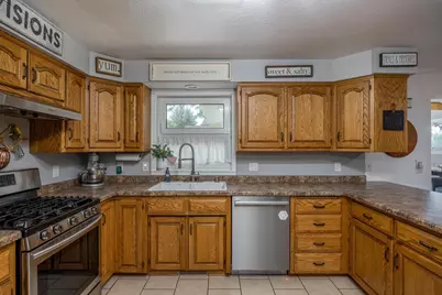 W2593 Colonial Court, Appleton, WI 54915 - Photo 8