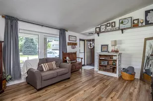 W2593 Colonial Ct, Appleton, WI 54915 - Photo 4