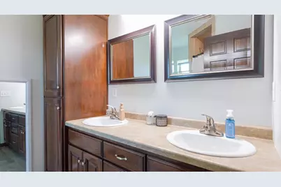 1024 N Summer Breeze Lane, Greenville, WI 54942 - Photo 12