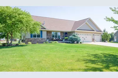 1024 N Summer Breeze Lane, Greenville, WI 54942 - Photo 1