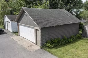 510 S Division St, Waupaca, WI 54981 - Photo 2