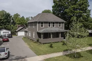 510 S Division St, Waupaca, WI 54981 - Photo 2