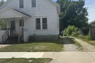 715 Prospect Ave, Oshkosh, WI 54901 - Photo 2