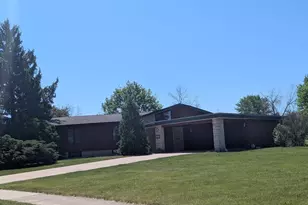 1015 Maricopa Dr, Oshkosh, WI 54904 - Photo 2